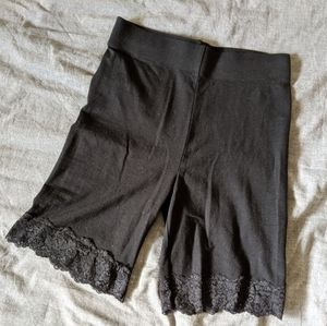 🖤 NWOT F21 Black Lace Biker Shorts 🚲